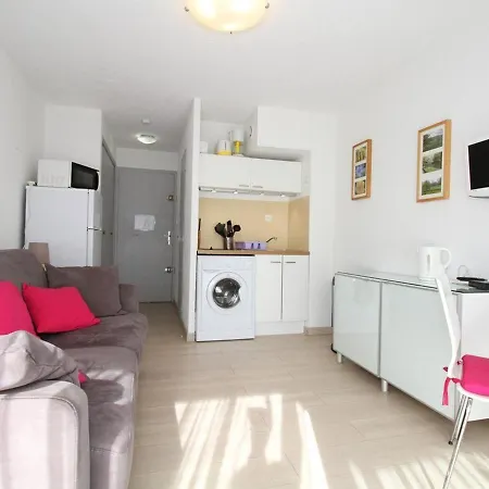 Cosy Avec Terrasse, Clim, Wifi Et Parking, Proche Centre Et - Fr-1-553-197 * بالاروك ليه بان